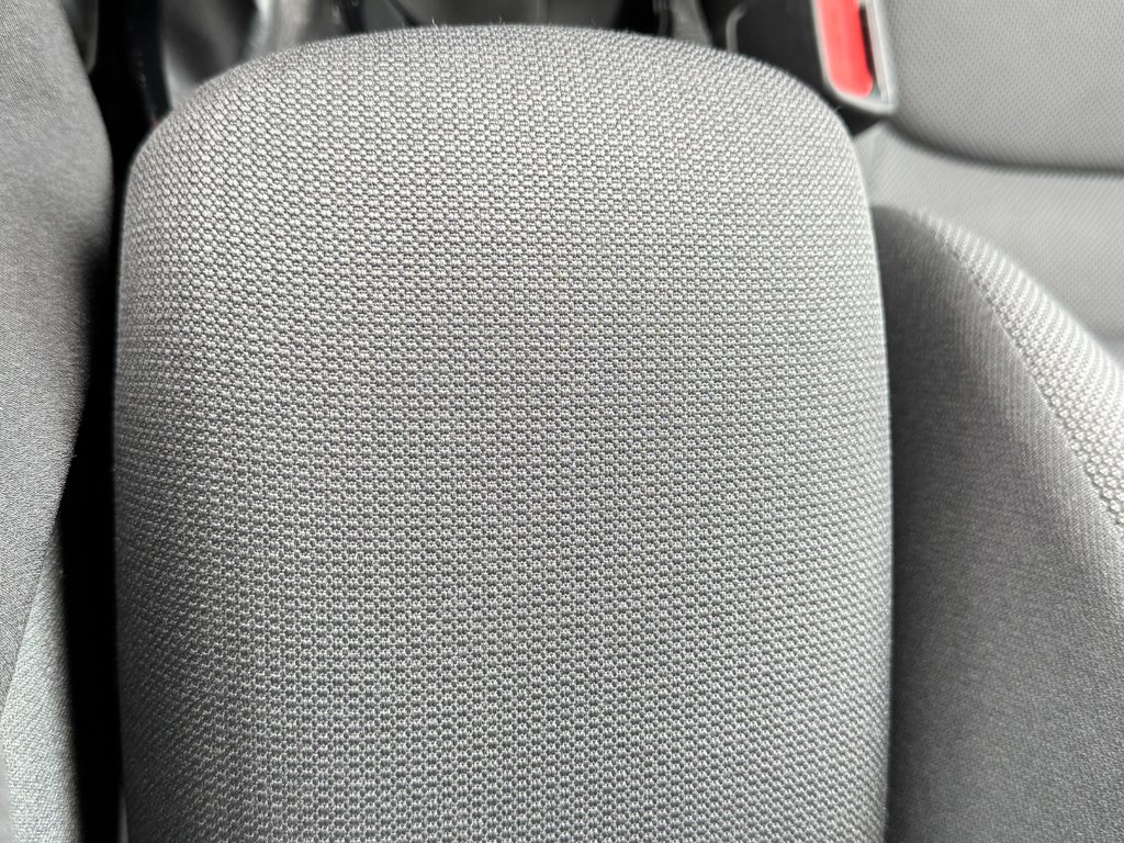 2022 Toyota Corolla L / AUTOM / PEA 28-12-26=100KM WOW !!!!!! in Thetford Mines, Quebec - 41 - w1024h768px