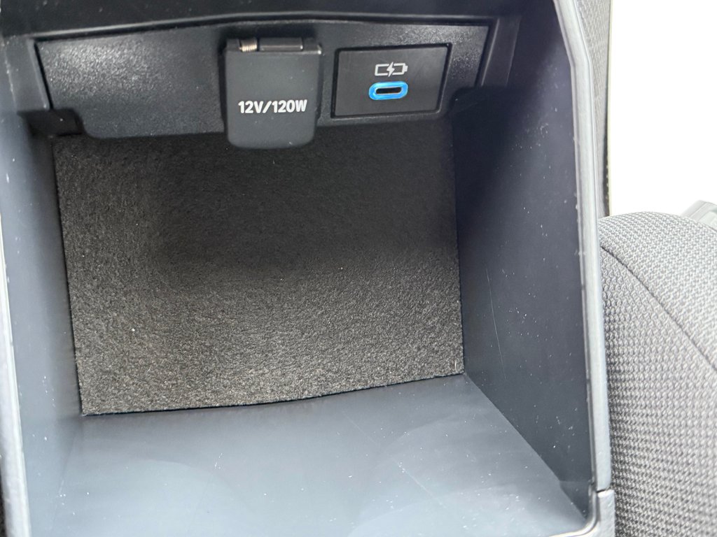 2022 Toyota Corolla SE AUTOM / TRÈS BAS KILOS / ULTRA ÉCONOMIQUE /  / in Thetford Mines, Quebec - 47 - w1024h768px