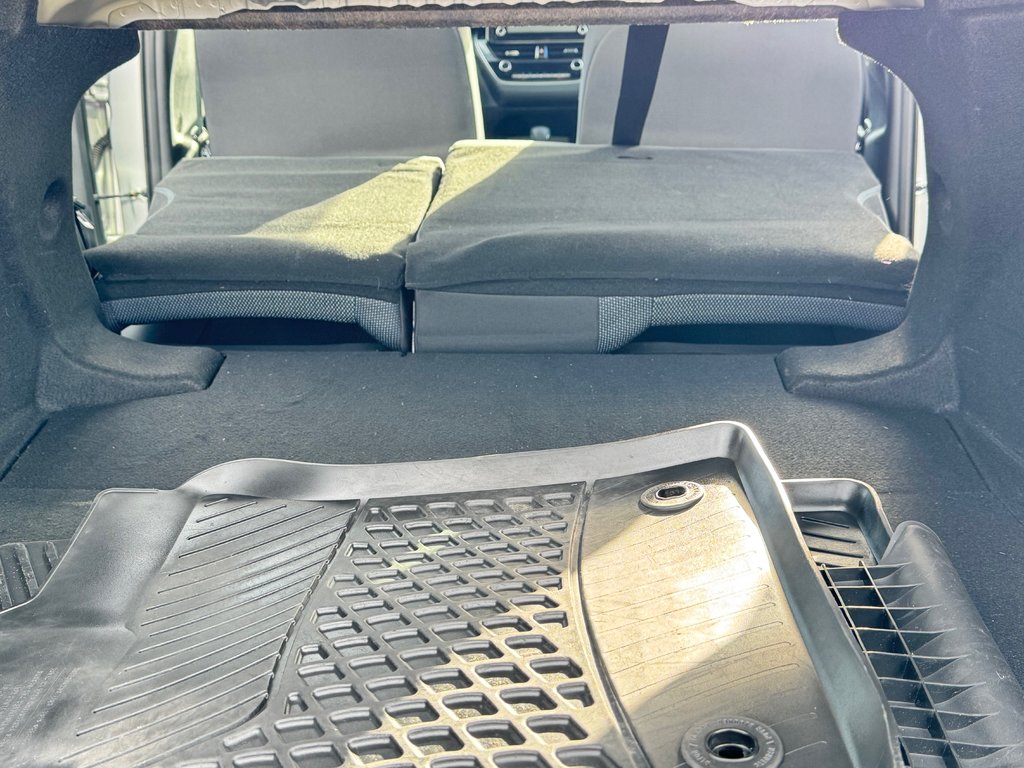 Toyota Corolla SE AUTOM / TRÈS BAS KILOS / ULTRA ÉCONOMIQUE /  / 2022 à Thetford Mines, Québec - 60 - w1024h768px