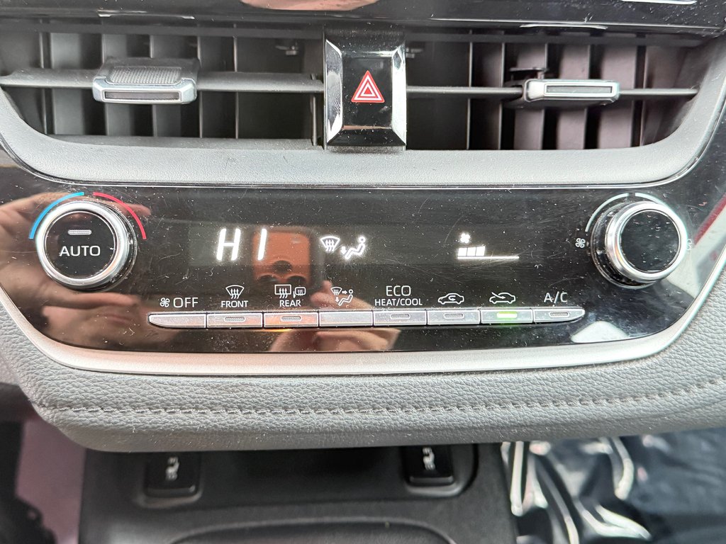 2022 Toyota Corolla SE AUTOM / TRÈS BAS KILOS / ULTRA ÉCONOMIQUE /  / in Thetford Mines, Quebec - 40 - w1024h768px