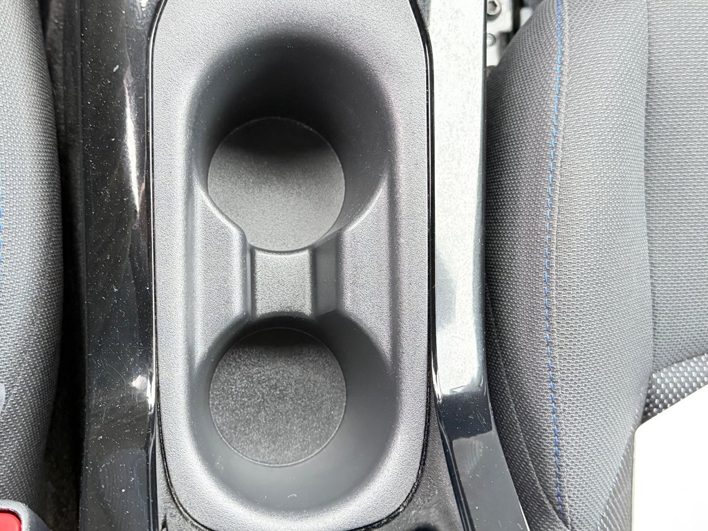 2022 Toyota Corolla SE AUTOM / TRÈS BAS KILOS / ULTRA ÉCONOMIQUE /  / in Thetford Mines, Quebec - 45 - w1024h768px