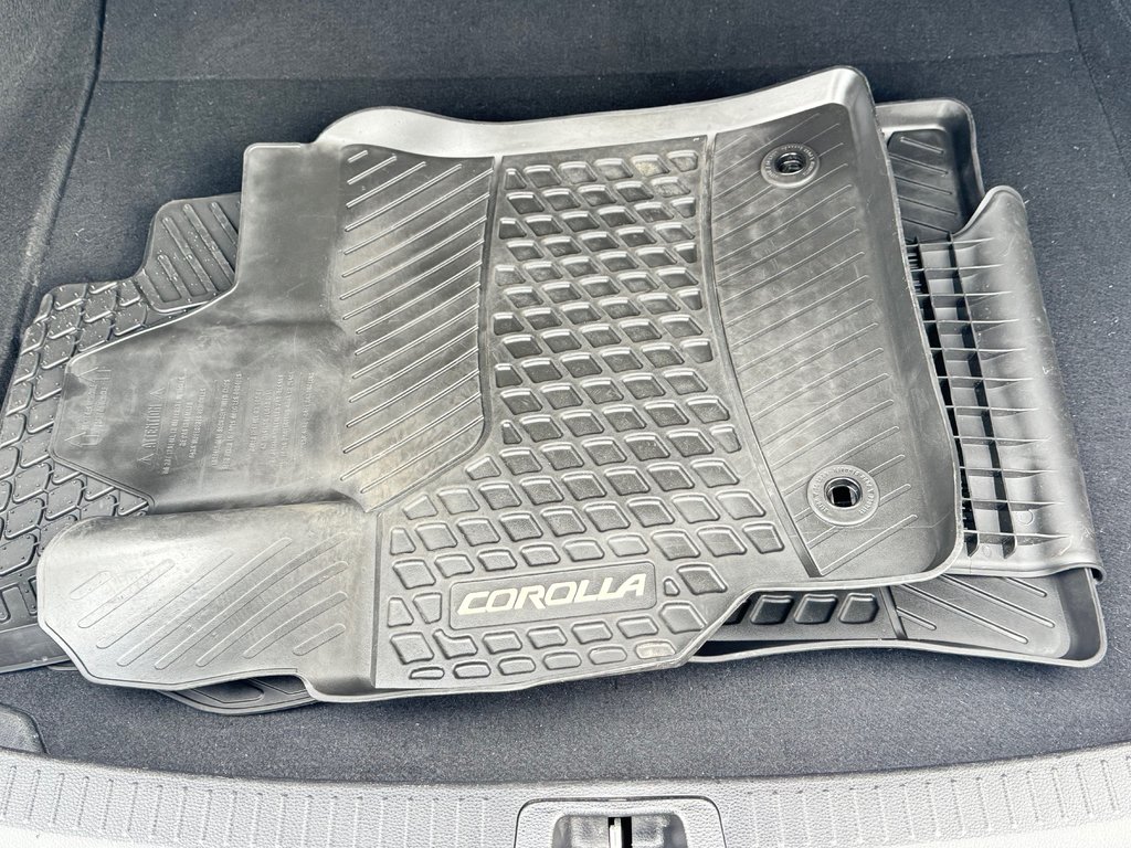 Toyota Corolla SE AUTOM / TRÈS BAS KILOS / ULTRA ÉCONOMIQUE /  / 2022 à Thetford Mines, Québec - 58 - w1024h768px