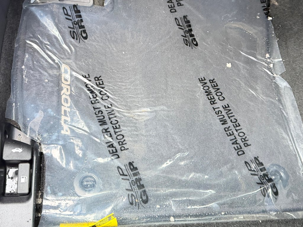 2022 Toyota Corolla SE AUTOM / TRÈS BAS KILOS / ULTRA ÉCONOMIQUE /  / in Thetford Mines, Quebec - 31 - w1024h768px