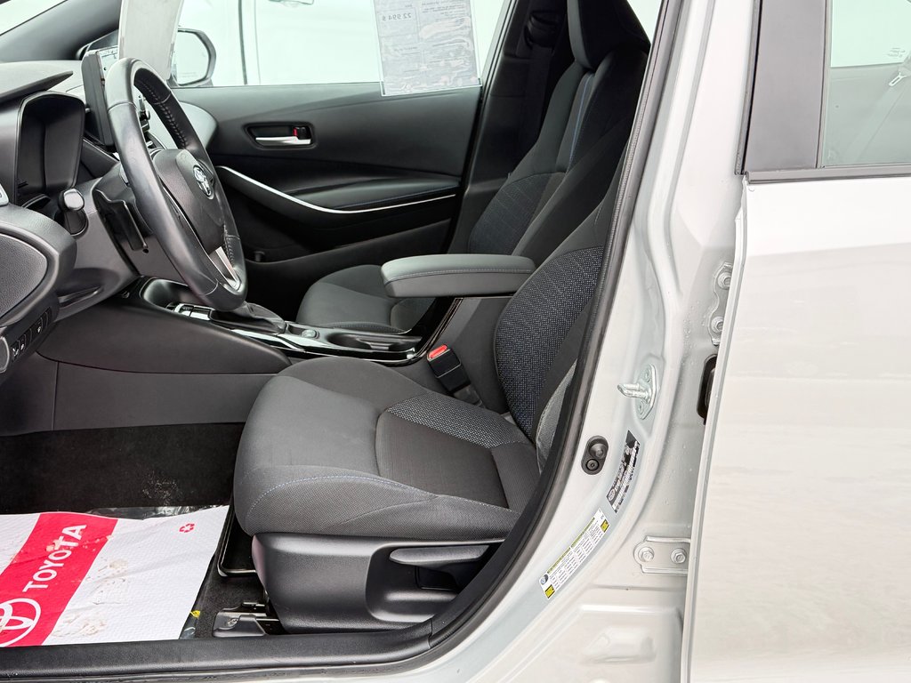 2022 Toyota Corolla SE AUTOM / TRÈS BAS KILOS / ULTRA ÉCONOMIQUE /  / in Thetford Mines, Quebec - 27 - w1024h768px