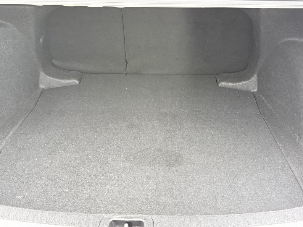 2022 Toyota Corolla SE AUTOM / TRÈS BAS KILOS / ULTRA ÉCONOMIQUE /  / in Thetford Mines, Quebec - 53 - w1024h768px