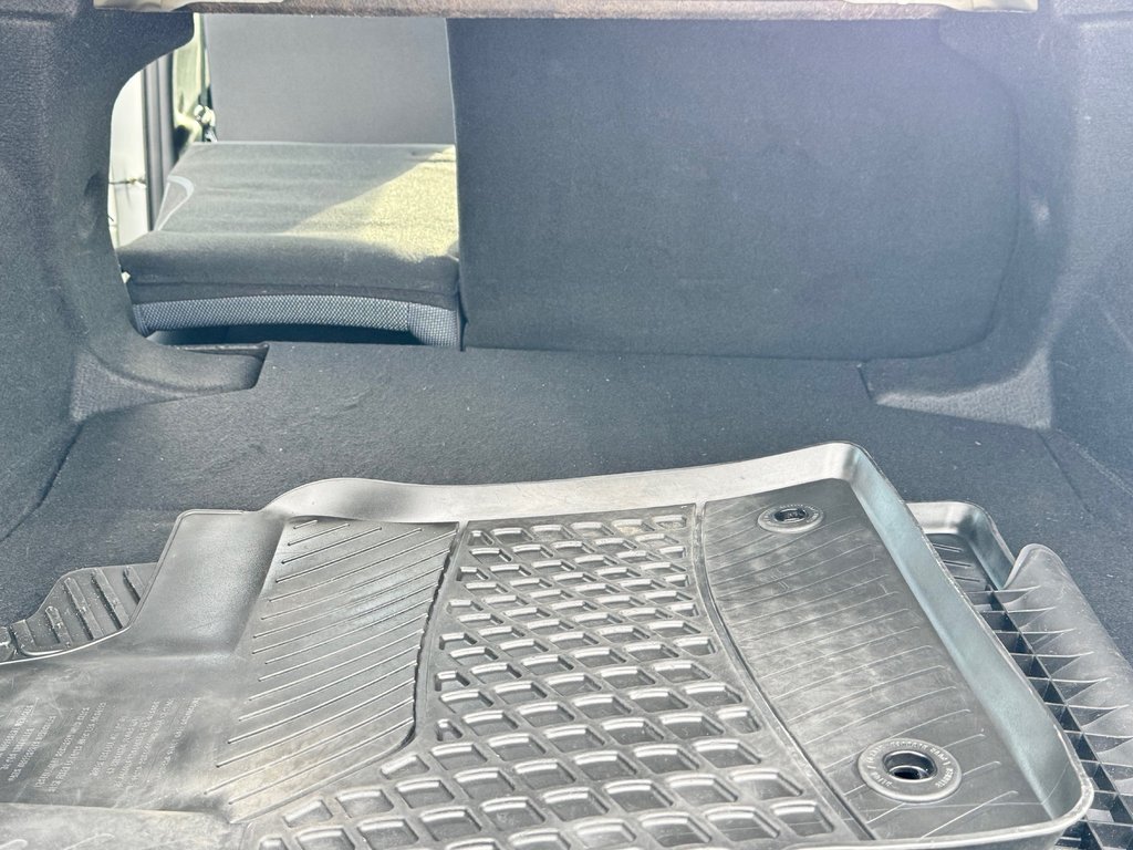 Toyota Corolla SE AUTOM / TRÈS BAS KILOS / ULTRA ÉCONOMIQUE /  / 2022 à Thetford Mines, Québec - 59 - w1024h768px