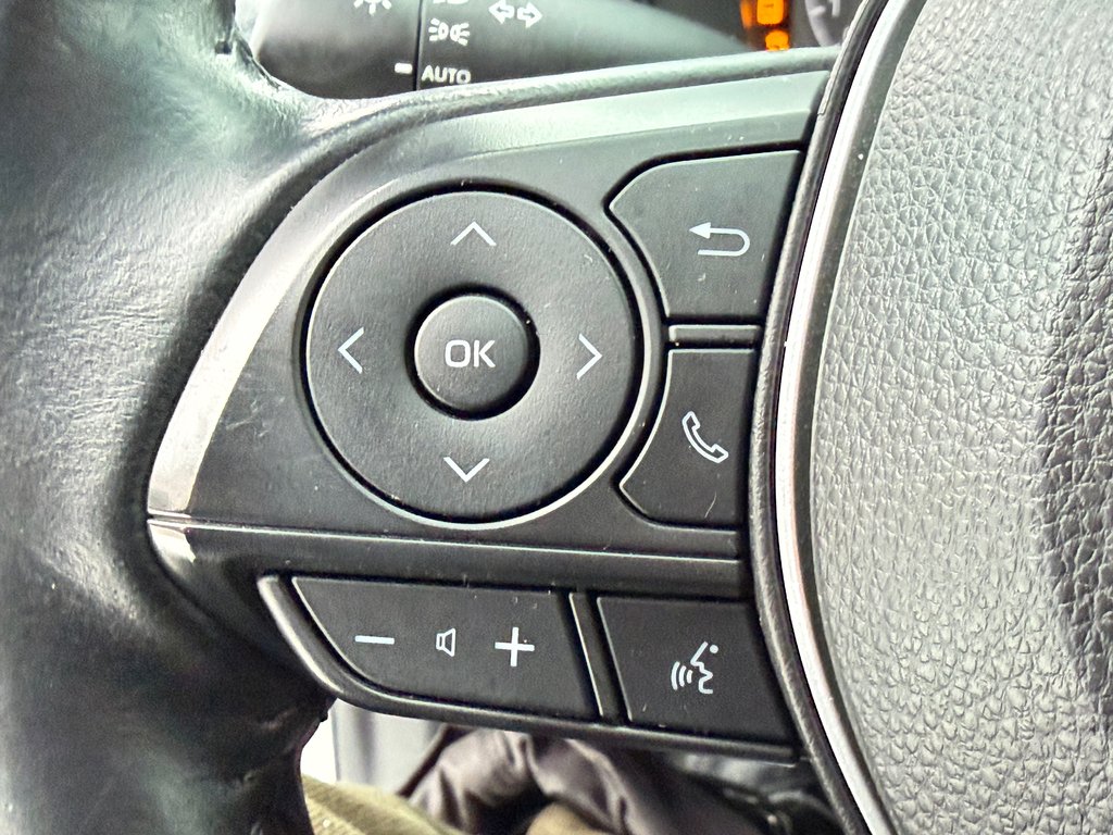 2022 Toyota Corolla SE AUTOM / TRÈS BAS KILOS / ULTRA ÉCONOMIQUE /  / in Thetford Mines, Quebec - 32 - w1024h768px