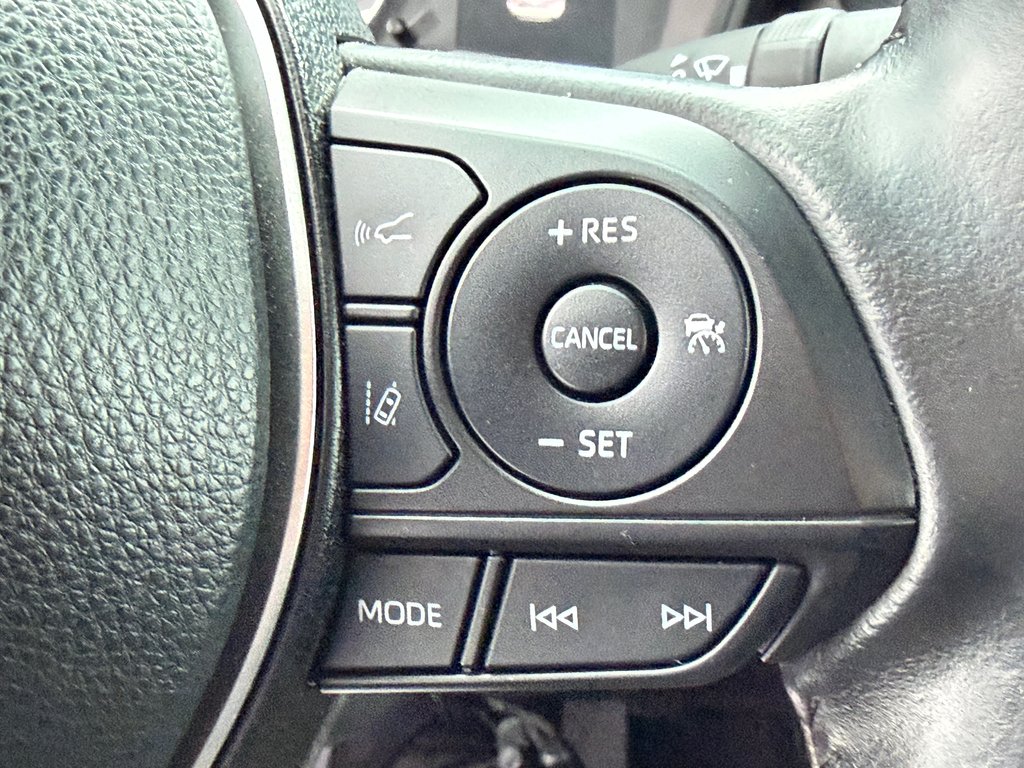 2022 Toyota Corolla SE AUTOM / TRÈS BAS KILOS / ULTRA ÉCONOMIQUE /  / in Thetford Mines, Quebec - 35 - w1024h768px