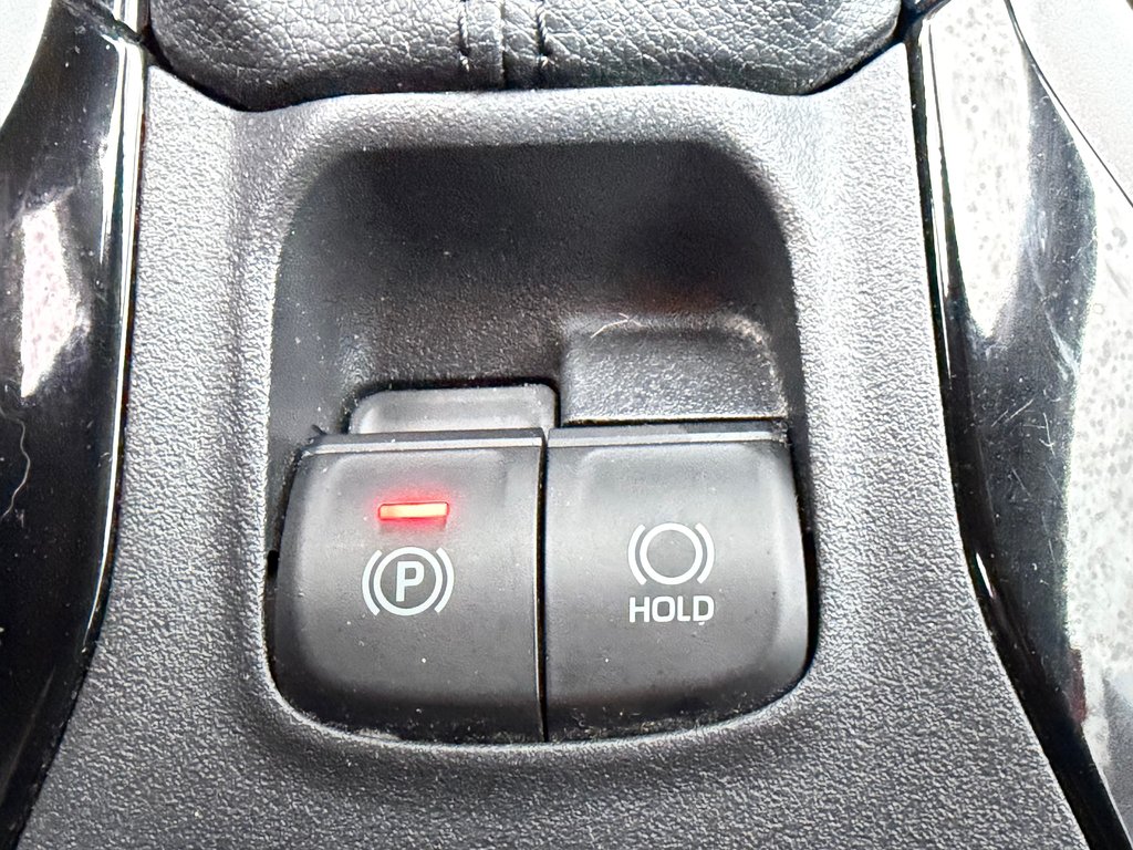 2022 Toyota Corolla SE AUTOM / TRÈS BAS KILOS / ULTRA ÉCONOMIQUE /  / in Thetford Mines, Quebec - 44 - w1024h768px