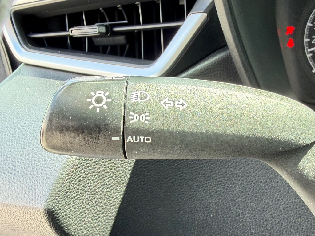 2022 Toyota Corolla LE + GROUPE TOIT / 33.200KM SEULEMENT / AUBAINE / in Thetford Mines, Quebec - 31 - w1024h768px