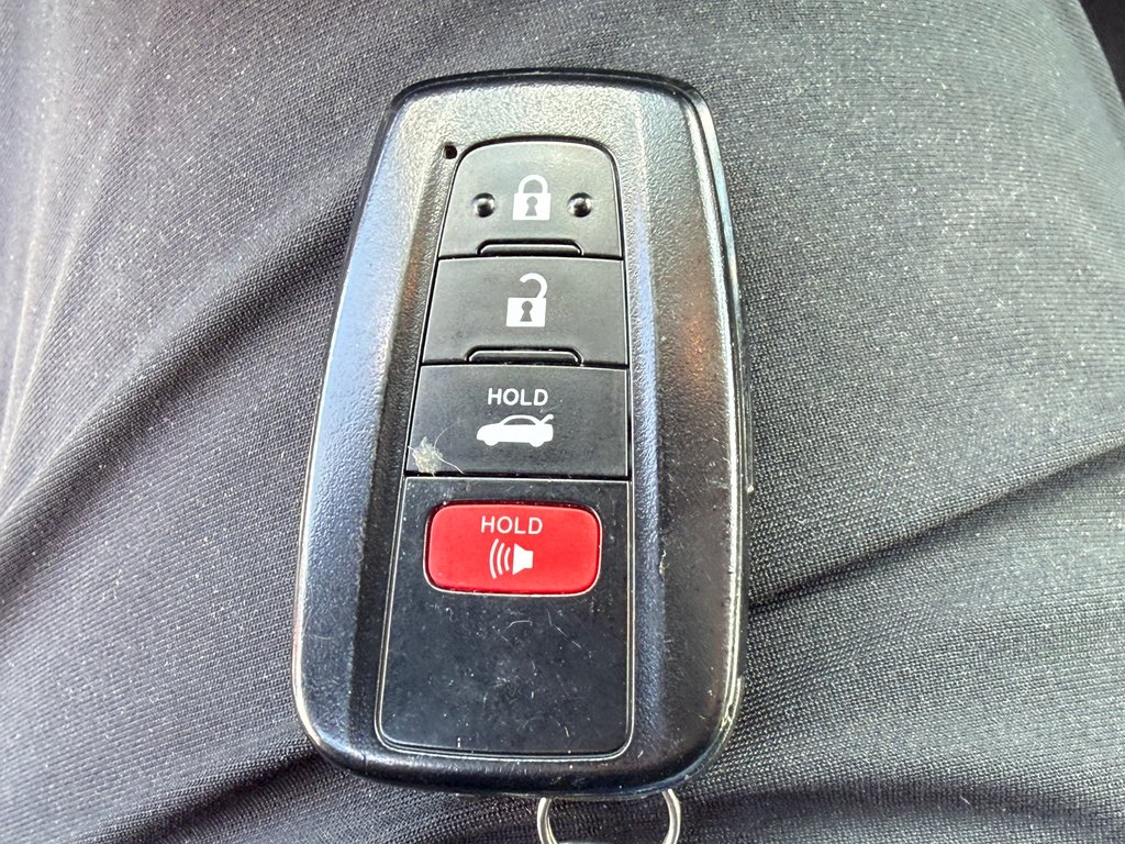 2022 Toyota Corolla LE + GROUPE TOIT / 33.200KM SEULEMENT / AUBAINE / in Thetford Mines, Quebec - 48 - w1024h768px