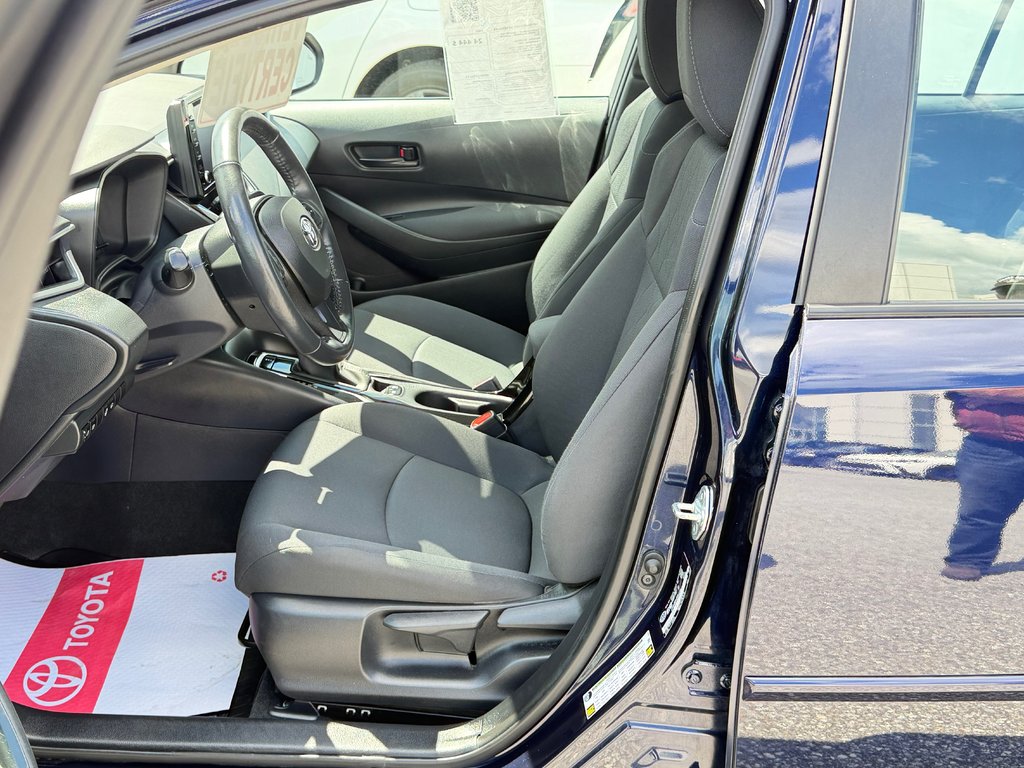 2022 Toyota Corolla LE + GROUPE TOIT / 33.200KM SEULEMENT / AUBAINE / in Thetford Mines, Quebec - 26 - w1024h768px