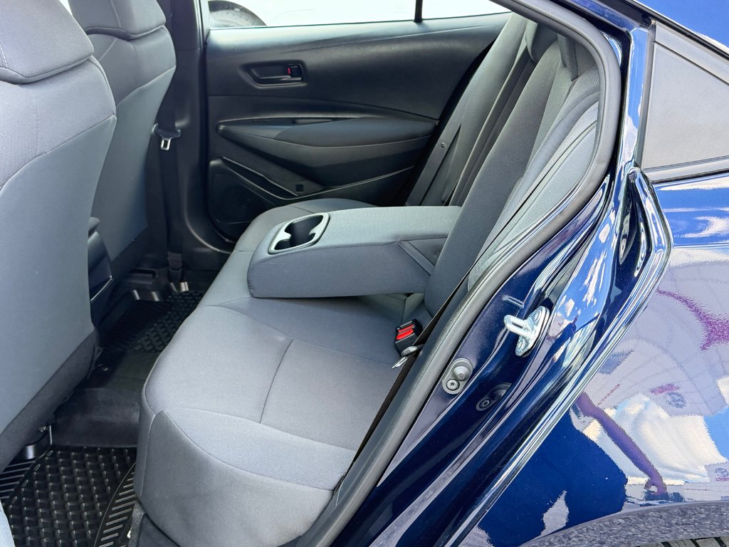2022 Toyota Corolla LE + GROUPE TOIT / 33.200KM SEULEMENT / AUBAINE / in Thetford Mines, Quebec - 50 - w1024h768px
