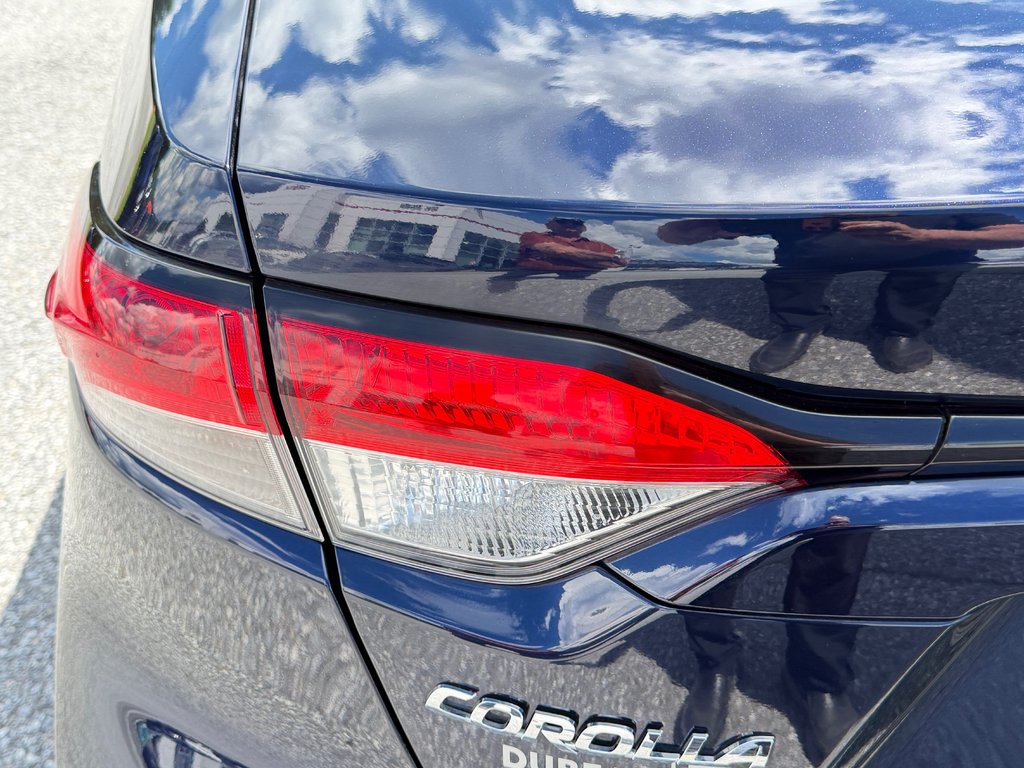 2022 Toyota Corolla LE + GROUPE TOIT / 33.200KM SEULEMENT / AUBAINE / in Thetford Mines, Quebec - 19 - w1024h768px