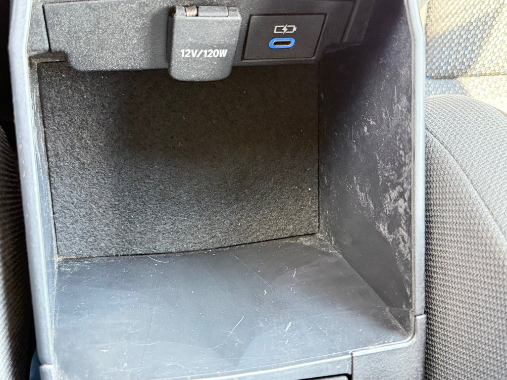 2022 Toyota Corolla SE / MANUELLE HYPER RARE / AUBAINE / in Thetford Mines, Quebec - 46 - w1024h768px