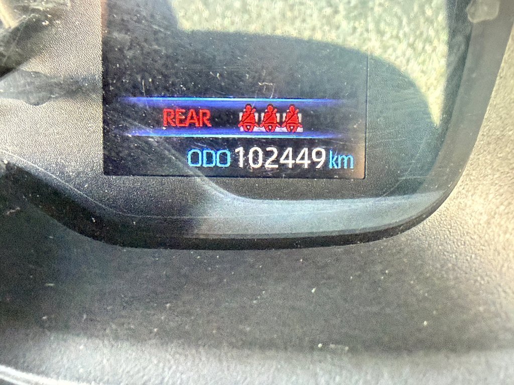 2022 Toyota Corolla SE / MANUELLE HYPER RARE / AUBAINE / in Thetford Mines, Quebec - 35 - w1024h768px