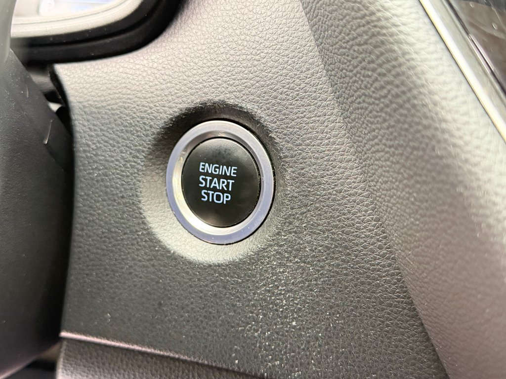 2022 Toyota Corolla LE AMELIORÉ / TOIT/ IMPECCABLE in Thetford Mines, Quebec - 34 - w1024h768px