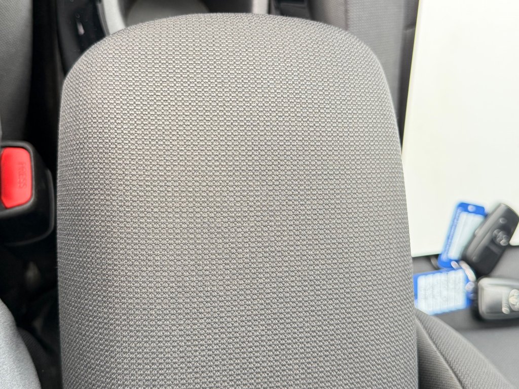 2022 Toyota Corolla LE AMELIORÉ / TOIT/ IMPECCABLE in Thetford Mines, Quebec - 43 - w1024h768px