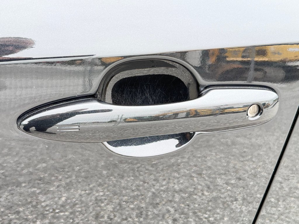2022 Toyota Corolla LE AMELIORÉ / TOIT/ IMPECCABLE in Thetford Mines, Quebec - 17 - w1024h768px