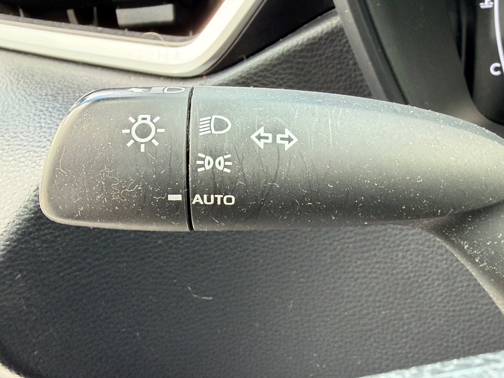 2023 Toyota Corolla HYBRIDE LE / PEA 30-05-28=100KM / WOW ! / in Thetford Mines, Quebec - 32 - w1024h768px