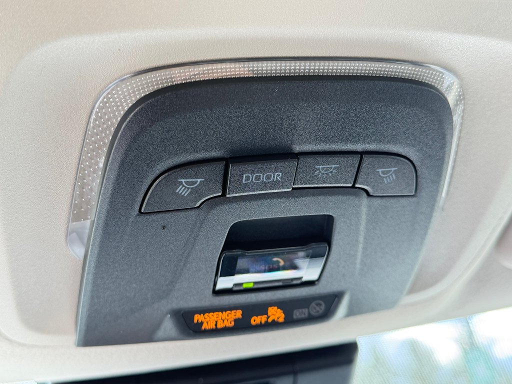 2023 Toyota Corolla HYBRIDE LE / PEA 30-05-28=100KM / WOW ! / in Thetford Mines, Quebec - 47 - w1024h768px