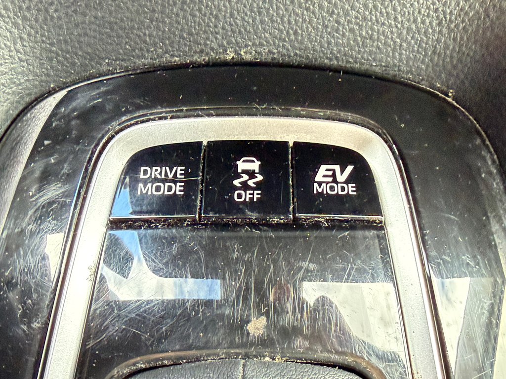 2023 Toyota Corolla HYBRIDE LE / PEA 30-05-28=100KM / WOW ! / in Thetford Mines, Quebec - 41 - w1024h768px
