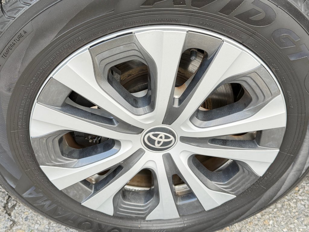 2023 Toyota Corolla HYBRIDE LE / PEA 30-05-28=100KM / WOW ! / in Thetford Mines, Quebec - 15 - w1024h768px