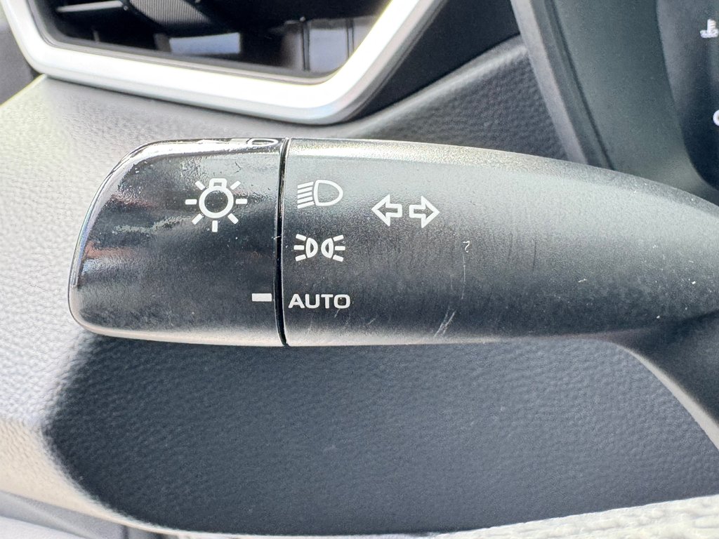 Toyota Corolla HYBRID LE / FAIBLE CONSOMMATION ESSENCE / WOW 2024 à Thetford Mines, Québec - 34 - w1024h768px