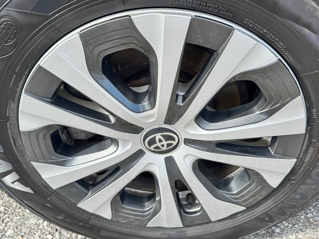Toyota Corolla HYBRID LE / FAIBLE CONSOMMATION ESSENCE / WOW 2024 à Thetford Mines, Québec - 15 - w1024h768px