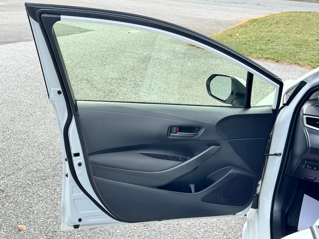 Toyota Corolla HYBRID LE / FAIBLE CONSOMMATION ESSENCE / WOW 2024 à Thetford Mines, Québec - 24 - w1024h768px