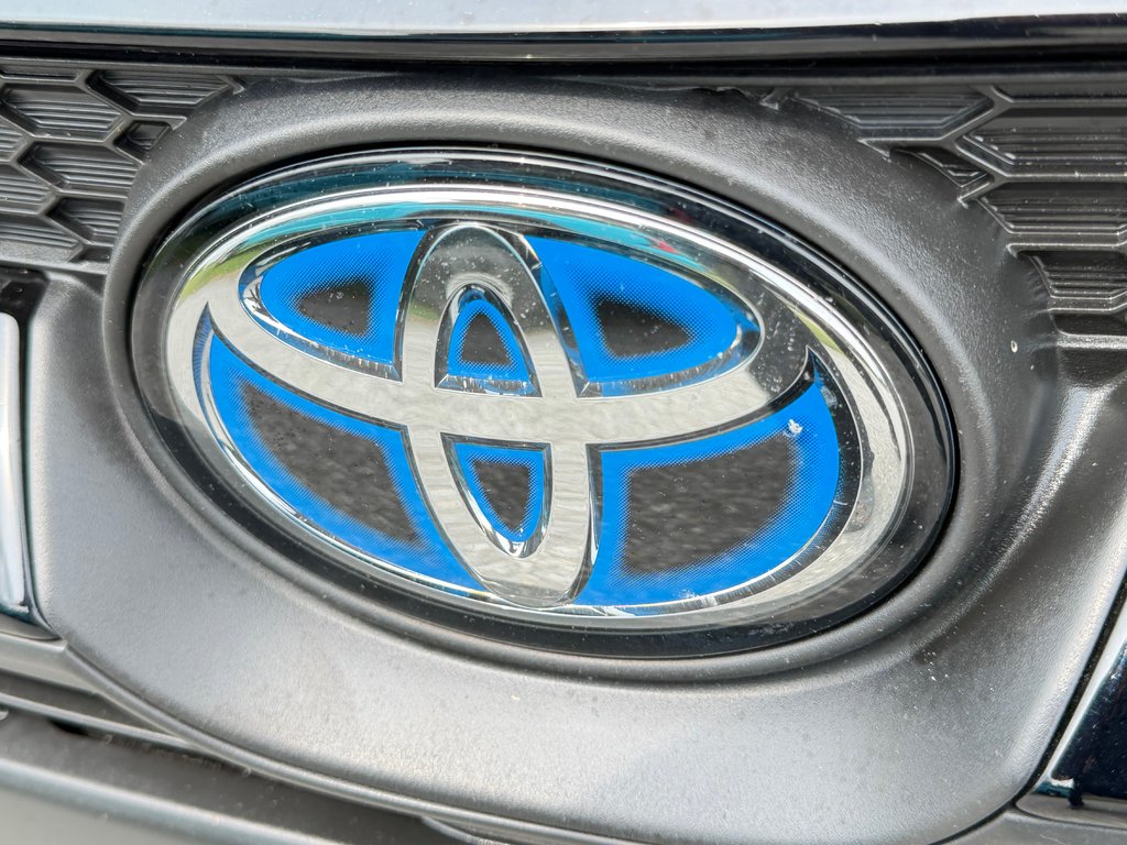 2024 Toyota Corolla HYBRIDE LE AWD / OUI OUI AWD !!! TRÈS BAS KILOS / in Thetford Mines, Quebec - 10 - w1024h768px
