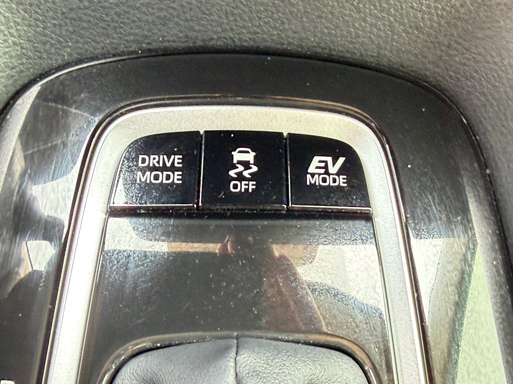 2024 Toyota Corolla HYBRIDE LE AWD / OUI OUI AWD !!! TRÈS BAS KILOS / in Thetford Mines, Quebec - 41 - w1024h768px