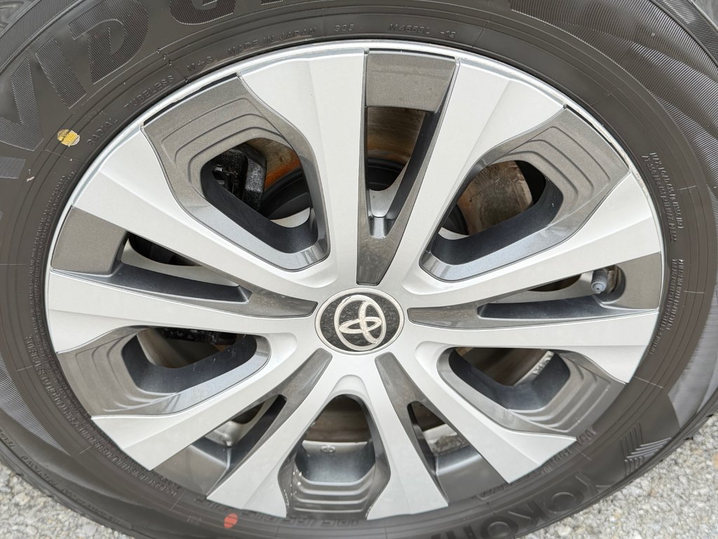 2024 Toyota Corolla HYBRIDE LE AWD / OUI OUI AWD !!! TRÈS BAS KILOS / in Thetford Mines, Quebec - 13 - w1024h768px