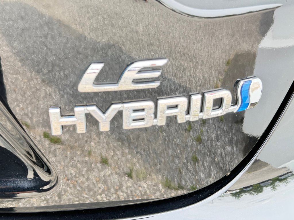 2024 Toyota Corolla HYBRIDE LE AWD / OUI OUI AWD !!! TRÈS BAS KILOS / in Thetford Mines, Quebec - 22 - w1024h768px