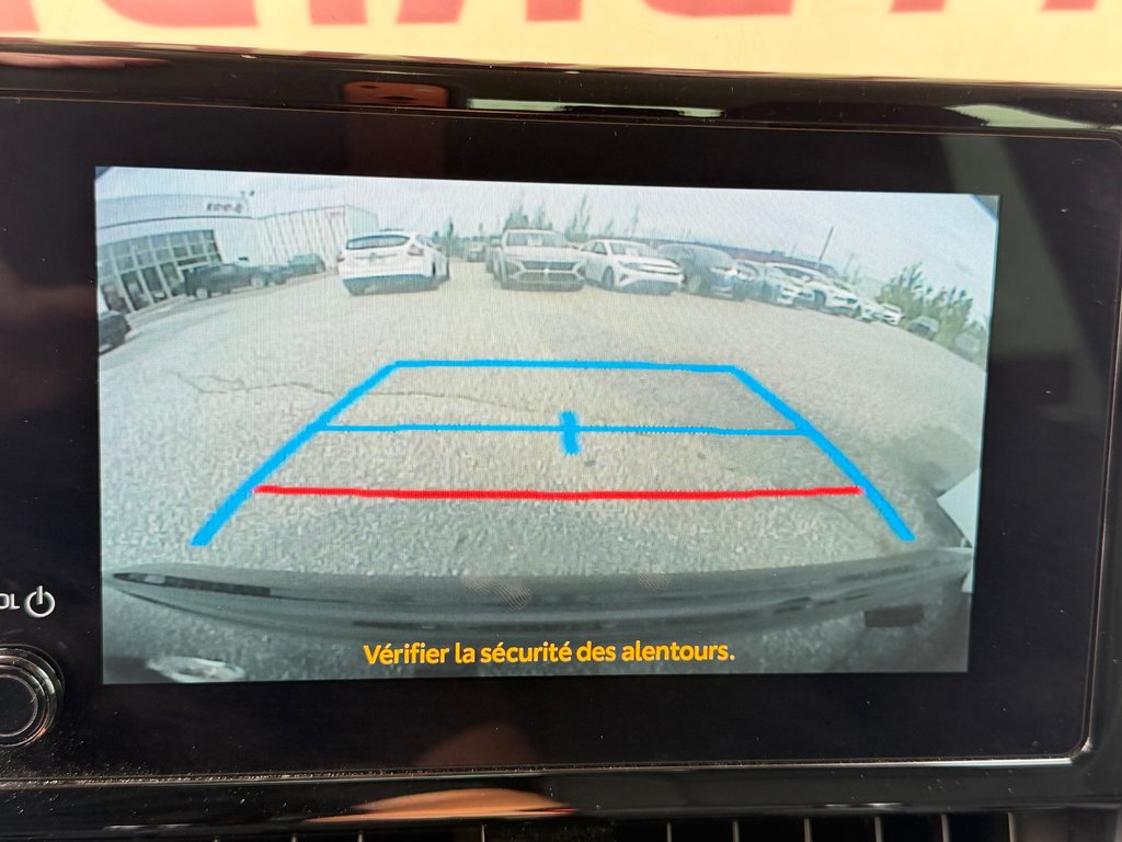 2024 Toyota Corolla HYBRIDE LE AWD / OUI OUI AWD !!! TRÈS BAS KILOS / in Thetford Mines, Quebec - 38 - w1024h768px