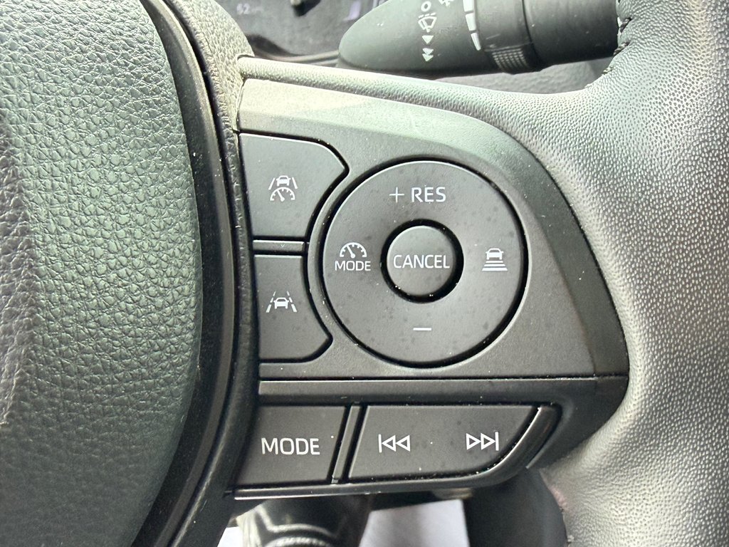2024 Toyota Corolla HYBRIDE LE AWD / OUI OUI AWD !!! TRÈS BAS KILOS / in Thetford Mines, Quebec - 33 - w1024h768px