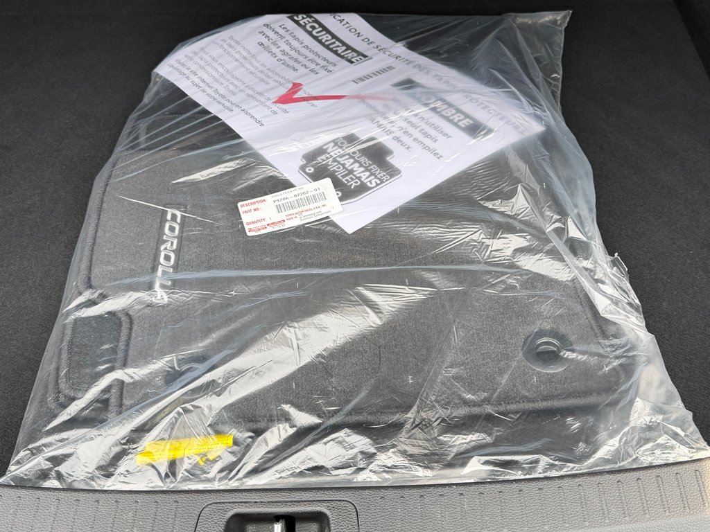 2024 Toyota Corolla HYBRIDE LE AWD / OUI OUI AWD !!! TRÈS BAS KILOS / in Thetford Mines, Quebec - 53 - w1024h768px