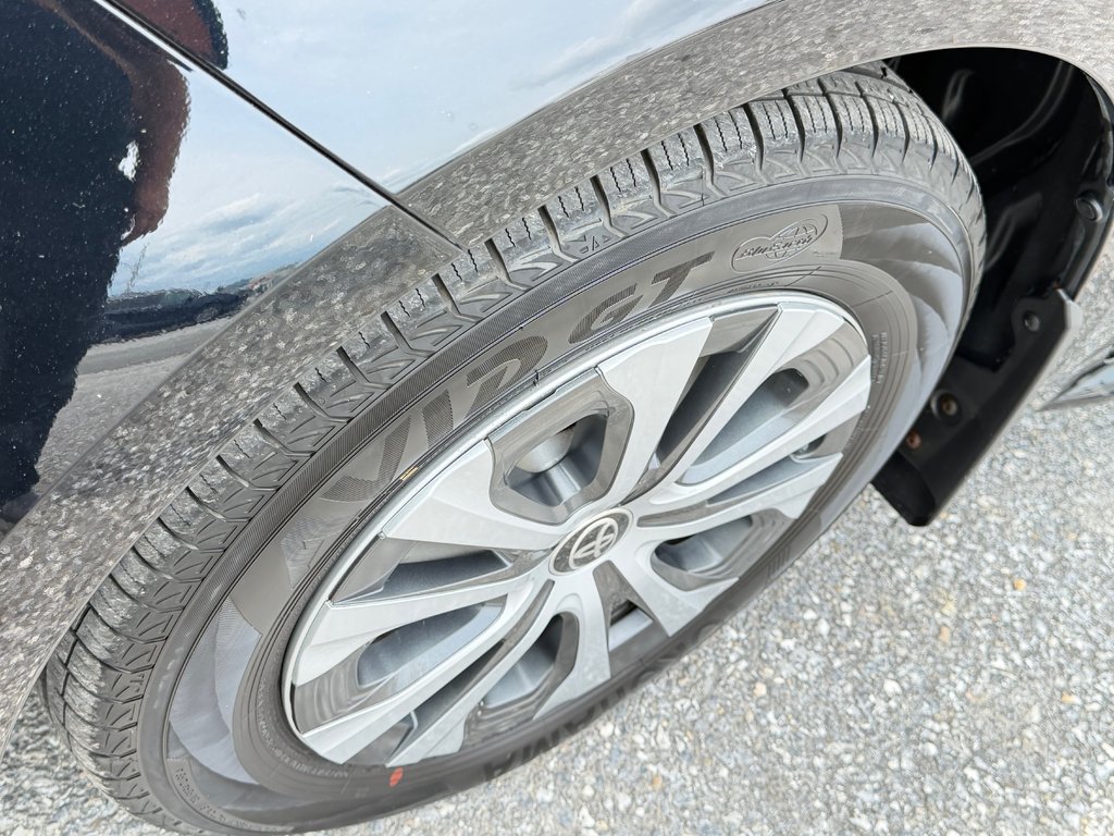 2024 Toyota Corolla HYBRIDE LE AWD / OUI OUI AWD !!! TRÈS BAS KILOS / in Thetford Mines, Quebec - 12 - w1024h768px