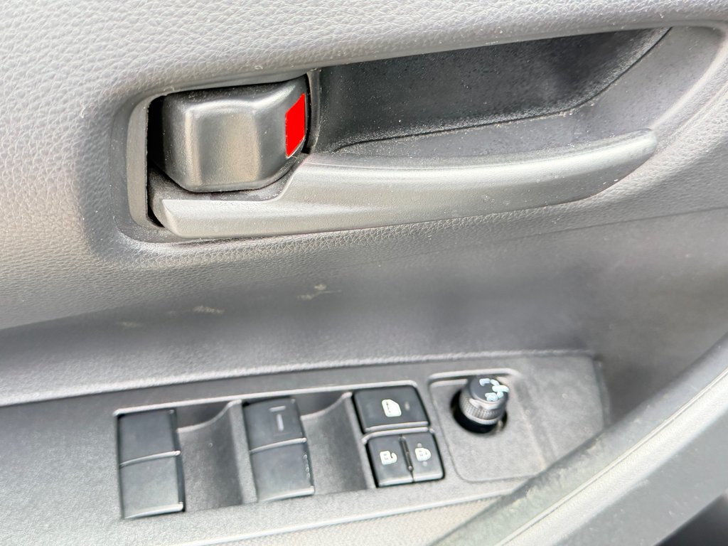 2024 Toyota Corolla HYBRIDE LE AWD / OUI OUI AWD !!! TRÈS BAS KILOS / in Thetford Mines, Quebec - 26 - w1024h768px