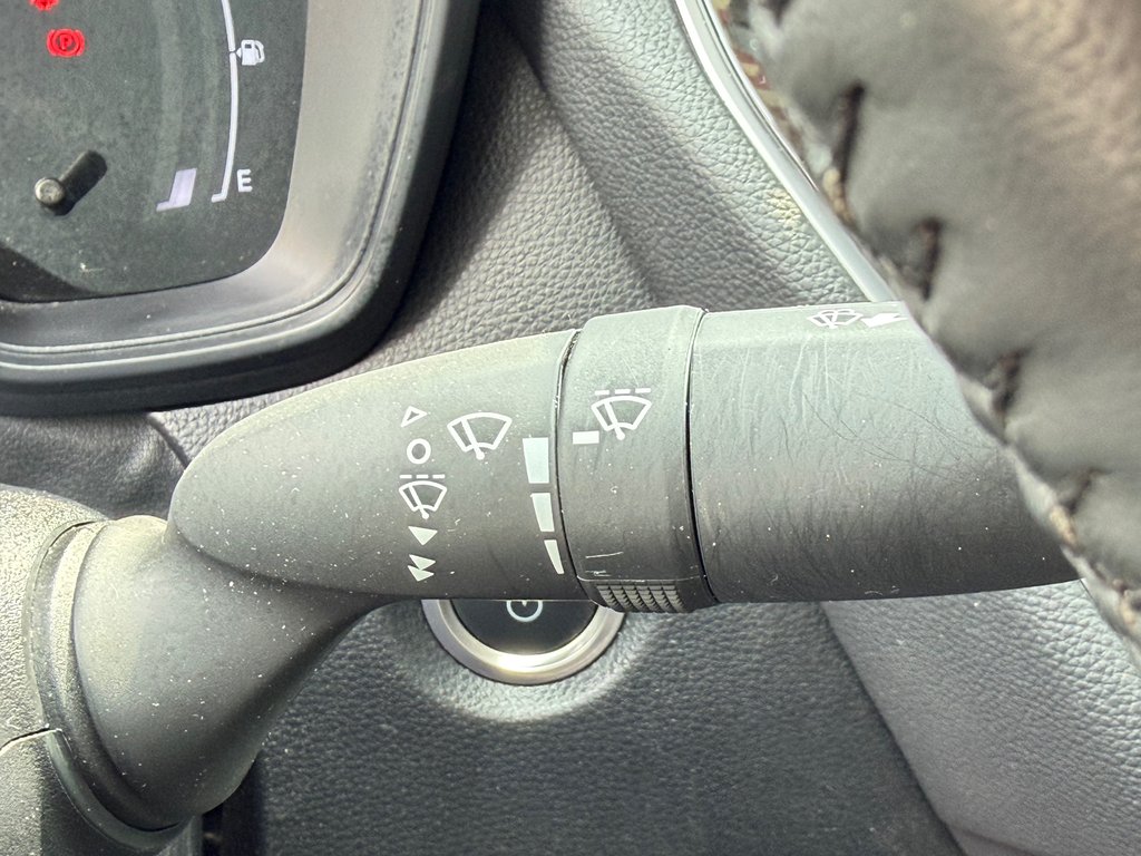 2024 Toyota Corolla HYBRIDE LE AWD / OUI OUI AWD !!! TRÈS BAS KILOS / in Thetford Mines, Quebec - 34 - w1024h768px