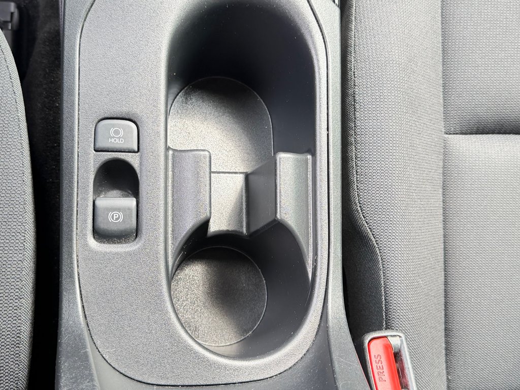 2024 Toyota Corolla HYBRIDE LE AWD / OUI OUI AWD !!! TRÈS BAS KILOS / in Thetford Mines, Quebec - 43 - w1024h768px