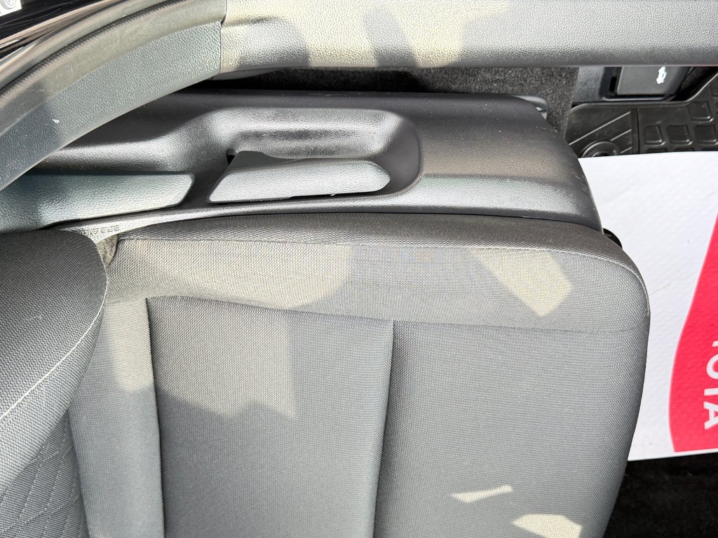 2024 Toyota Corolla HYBRIDE LE AWD / OUI OUI AWD !!! TRÈS BAS KILOS / in Thetford Mines, Quebec - 28 - w1024h768px