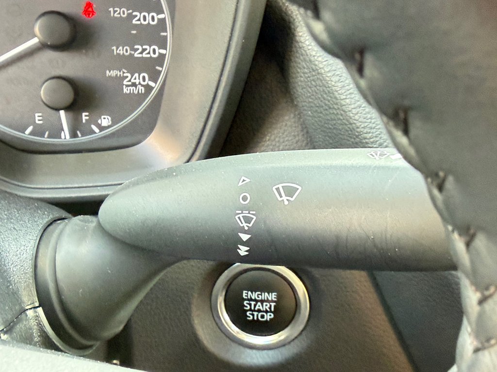 2024 Toyota Corolla LE / BAS KM / BIEN ÉQUIPÉ / FIABLE in Thetford Mines, Quebec - 33 - w1024h768px