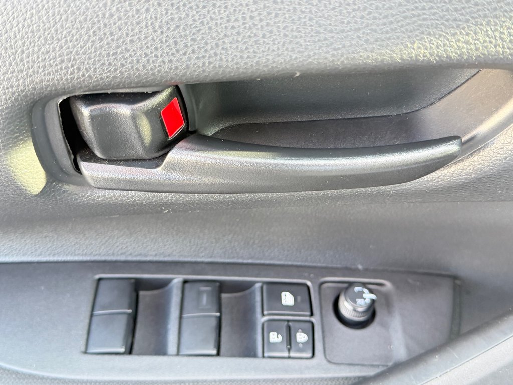 2024 Toyota Corolla LE / BAS KM / BIEN ÉQUIPÉ / FIABLE in Thetford Mines, Quebec - 25 - w1024h768px
