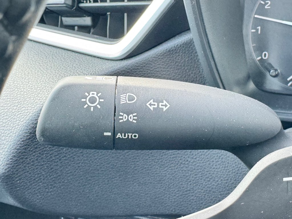 2025 Toyota Corolla SE AMÉLIORÉ / TOIT / MAGS 18 / ÉTAT NEUF !!!!! in Thetford Mines, Quebec - 44 - w1024h768px