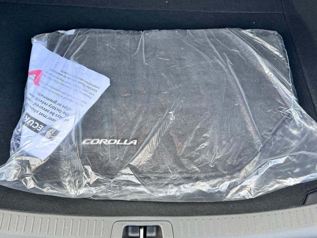 2025 Toyota Corolla SE AMÉLIORÉ / TOIT / MAGS 18 / ÉTAT NEUF !!!!! in Thetford Mines, Quebec - 68 - w1024h768px