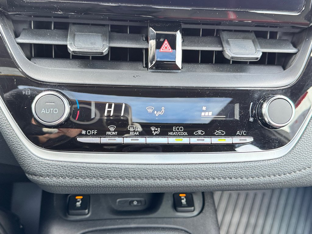 2025 Toyota Corolla SE AMÉLIORÉ / TOIT / MAGS 18 / ÉTAT NEUF !!!!! in Thetford Mines, Quebec - 51 - w1024h768px