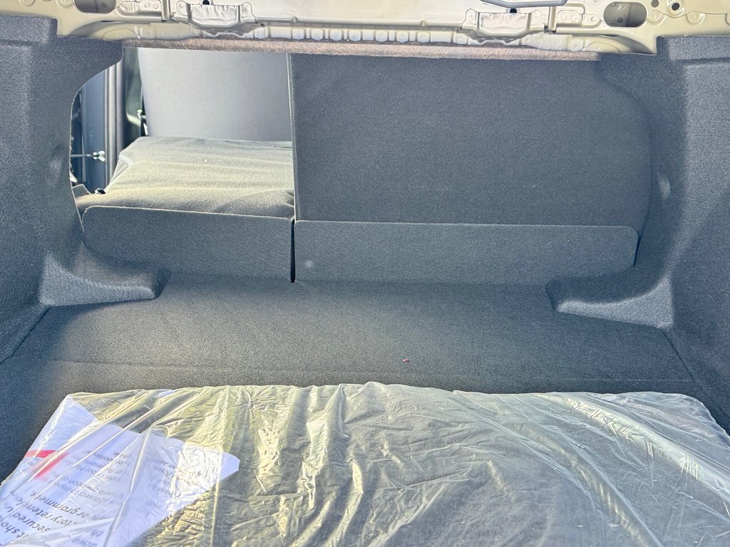 2025 Toyota Corolla SE AMÉLIORÉ / TOIT / MAGS 18 / ÉTAT NEUF !!!!! in Thetford Mines, Quebec - 69 - w1024h768px