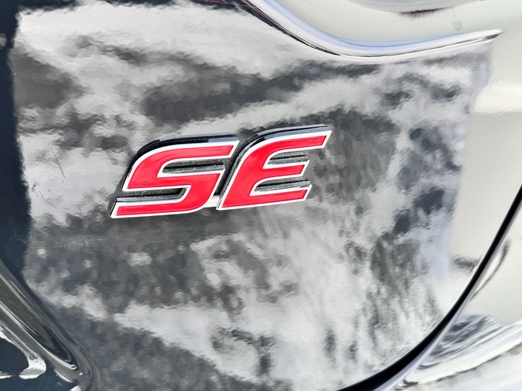 2025 Toyota Corolla SE AMÉLIORÉ / TOIT / MAGS 18 / ÉTAT NEUF !!!!! in Thetford Mines, Quebec - 29 - w1024h768px