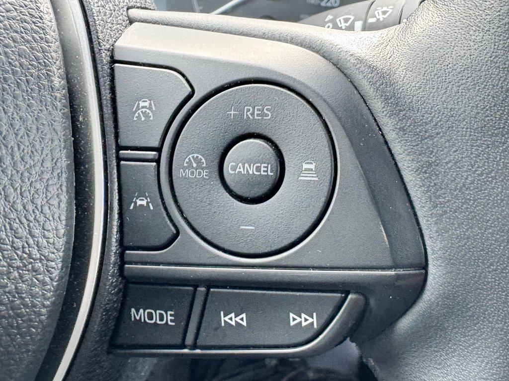 2025 Toyota Corolla SE AMÉLIORÉ / TOIT / MAGS 18 / ÉTAT NEUF !!!!! in Thetford Mines, Quebec - 45 - w1024h768px